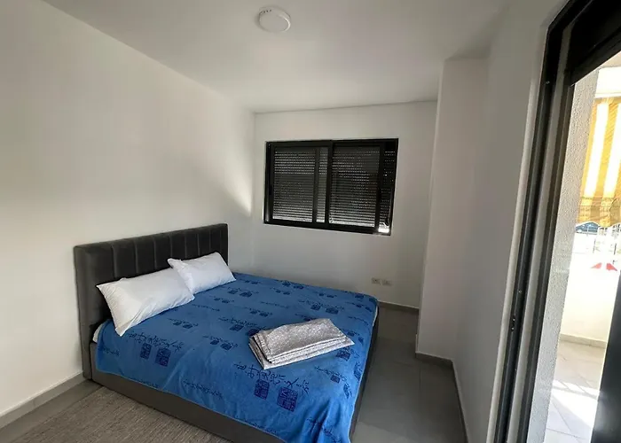 Seaside 2-br Flat With Terrace * Голем