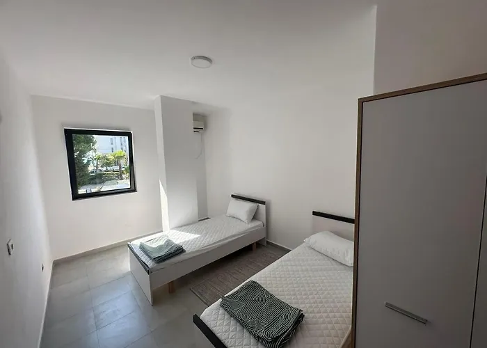 Апартаменты Seaside 2-br Flat With Terrace